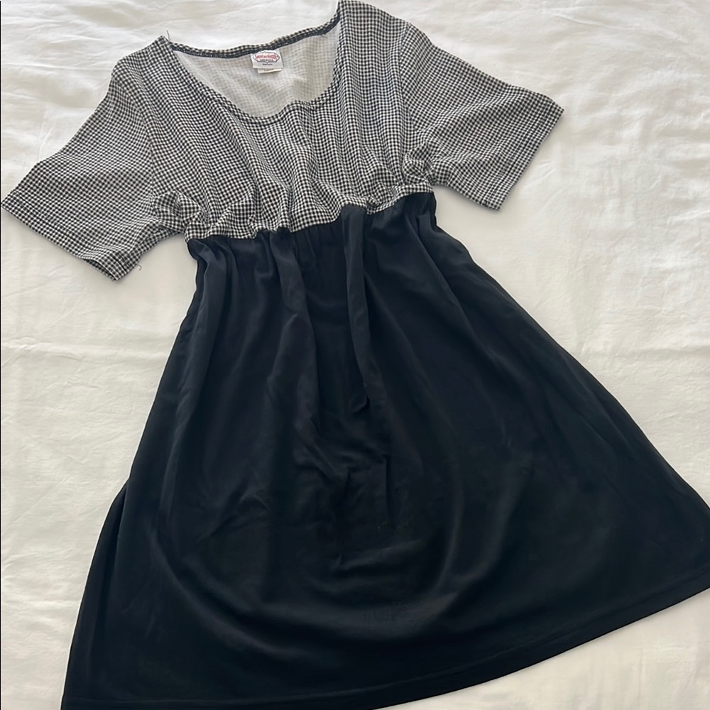 Black and White Gingham Tie Waist Fit-and-Flare Dress